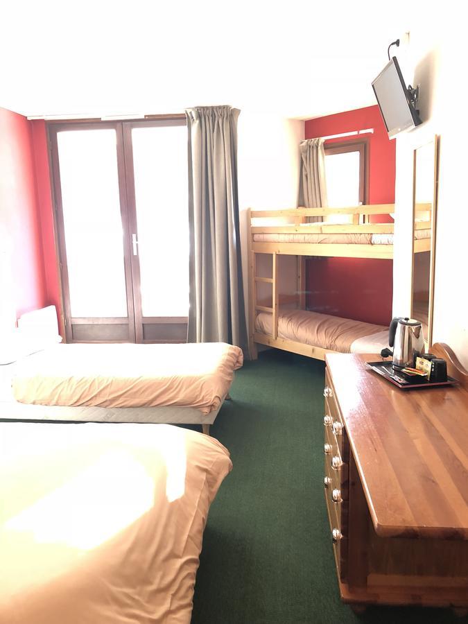 Hotel Les Trappeurs ليه أورس المظهر الخارجي الصورة